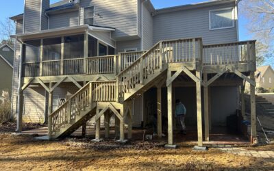 21×11 and 20×20 decks. 15×11 screen porch.